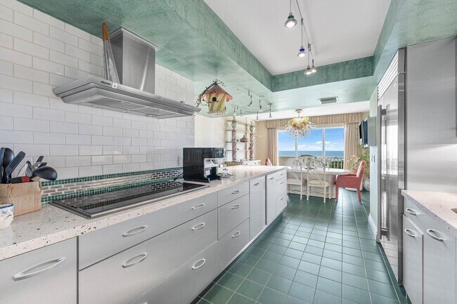 Building Photo - 4301 N Ocean Blvd