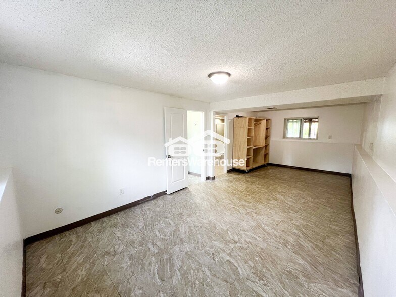Building Photo - 14805 E 25th Ave
