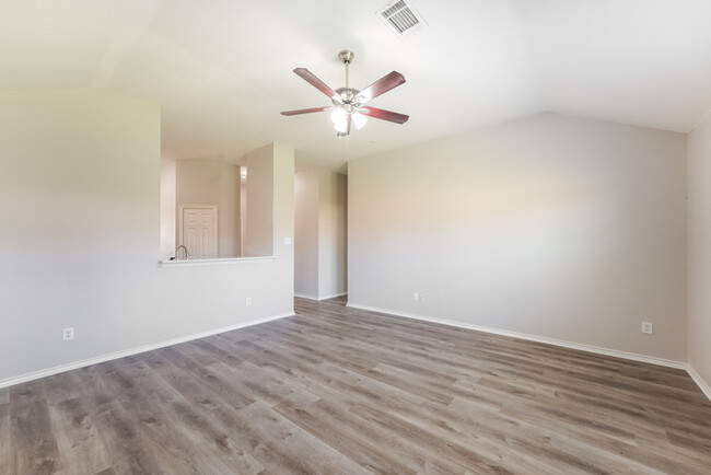 Building Photo - 1013 Bainbridge Ln