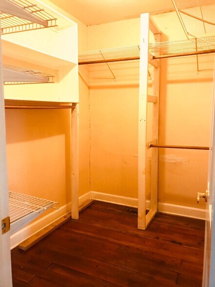 Building Photo - 13 Elizabeth St