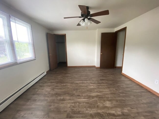 Building Photo - 2068 Terry Ln