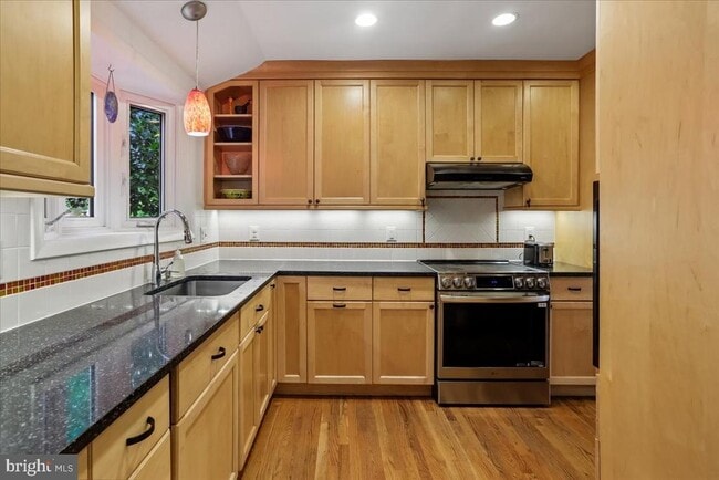 Building Photo - 1703 Tilton Dr