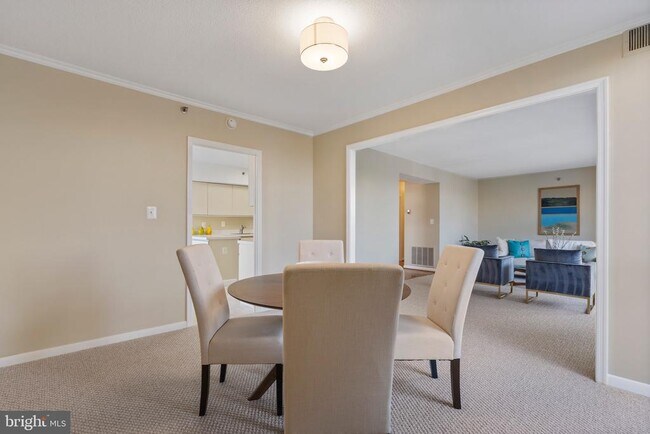 Building Photo - 1016 S Wayne St