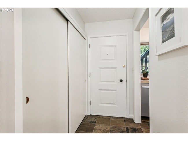 Building Photo - oat8680