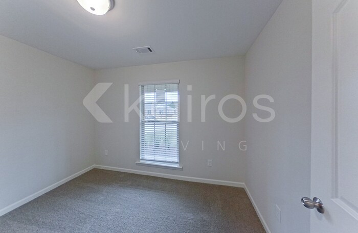 Building Photo - 755 Park Ln