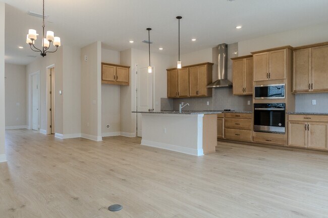 Building Photo - 16705 Victoria Grv Aly