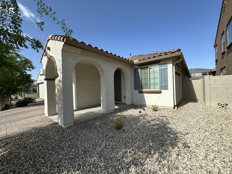 Building Photo - 5708 N 88th Ave