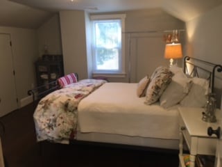 Building Photo - 137 Mountain Ave