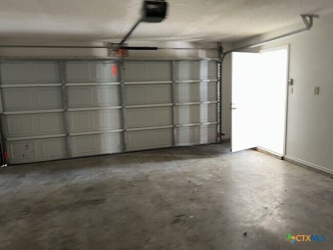 Building Photo - 2305 Purser Dr