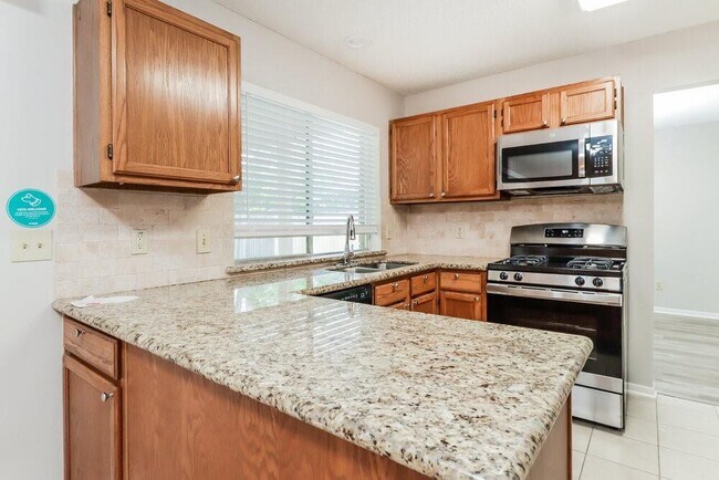 Building Photo - 10046 Lazy Meadows Dr