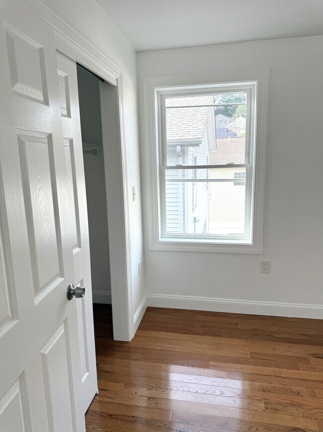 Building Photo - 47 Rill St