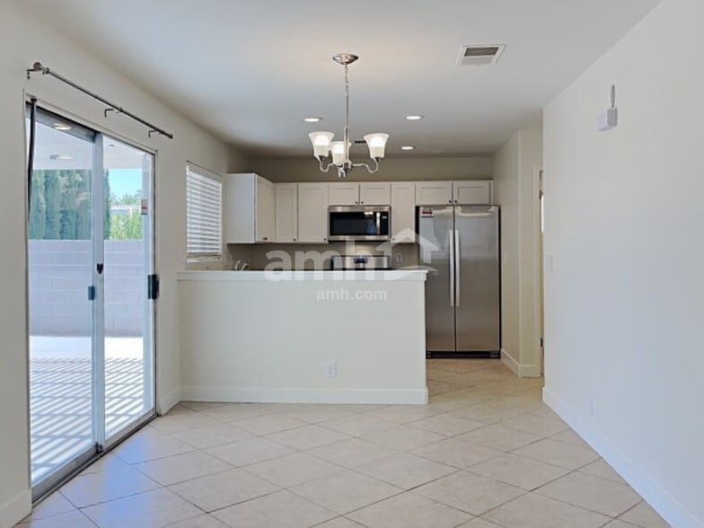 Building Photo - 7900 Mountain Point Ave