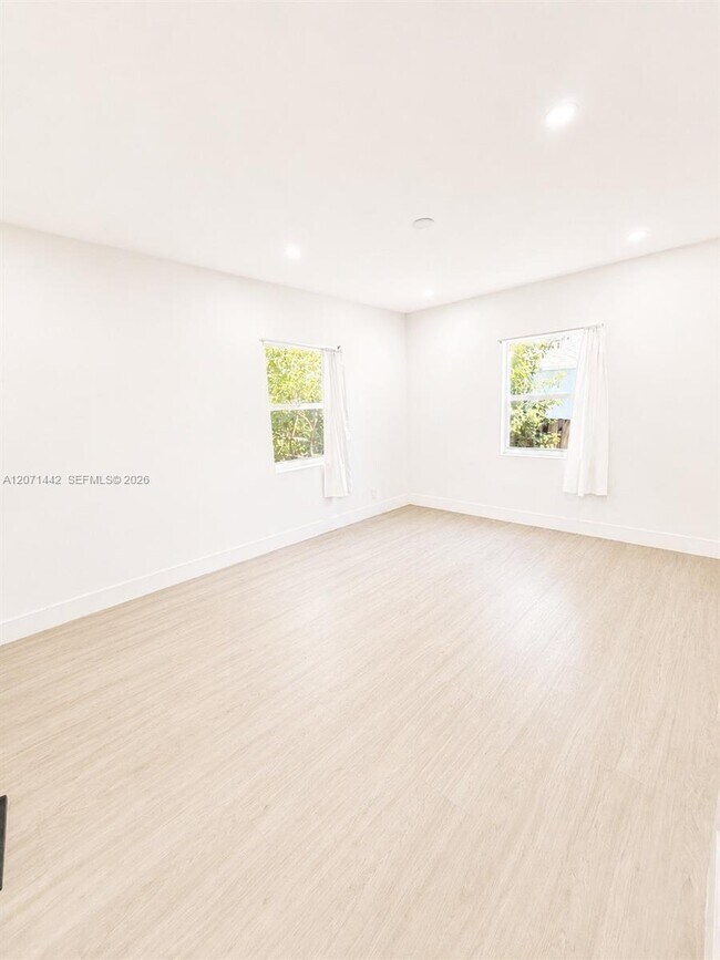 Building Photo - 1508 Funston St