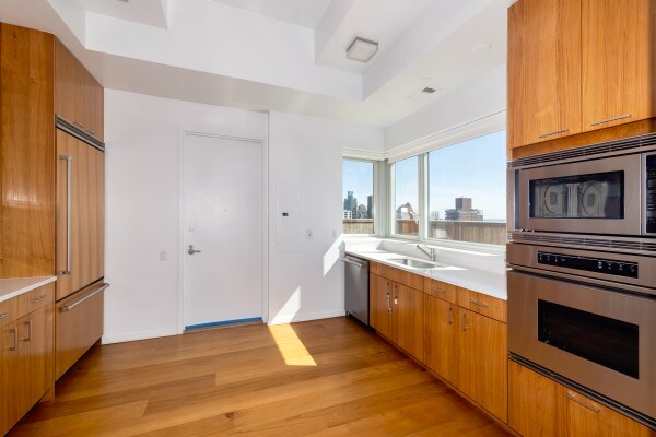 Building Photo - 205 E 59th St