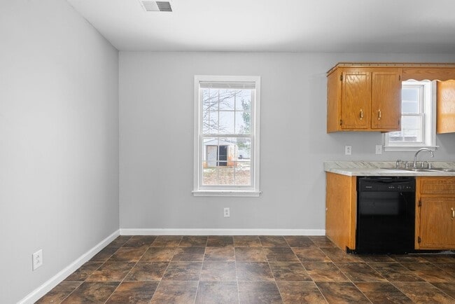 Building Photo - 1042 Shadow Ridge Ave