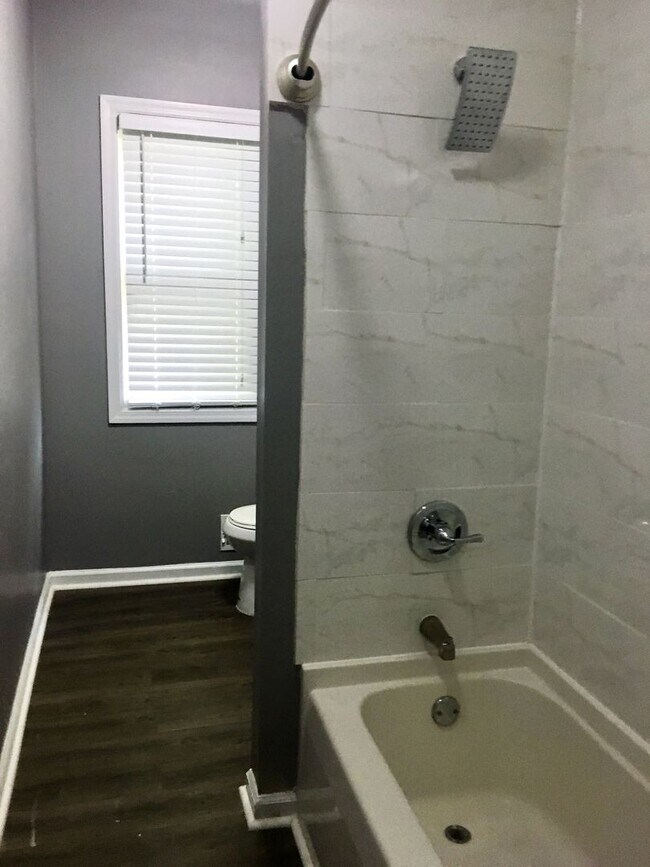 Building Photo - *** Mt. Washington * Renovated 4 Bedroom Home * Spacious & Stylish * One Block to Grandview * Pet...