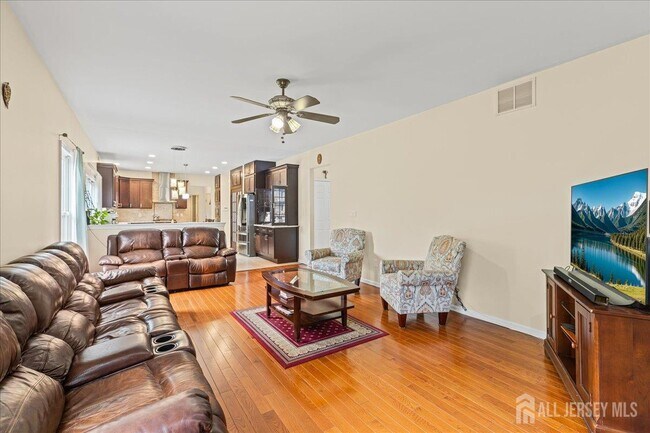 Building Photo - 7 Joda Ct