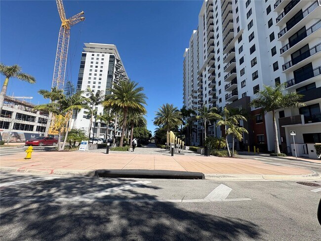 Building Photo - 5252 NW 85th Ave