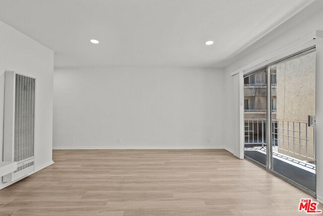 Building Photo - 15286 Sutton St