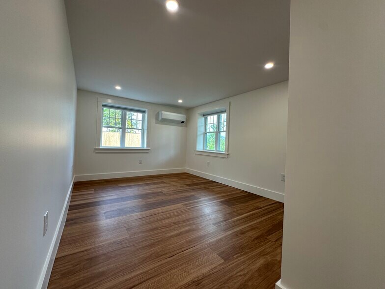 Building Photo - 61 Old Amherst Rd