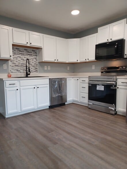 Primary Photo - 10602 Boxmeer Ct