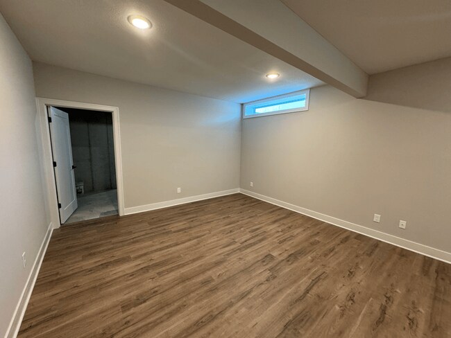 Building Photo - 1437 SW Winthrop Dr