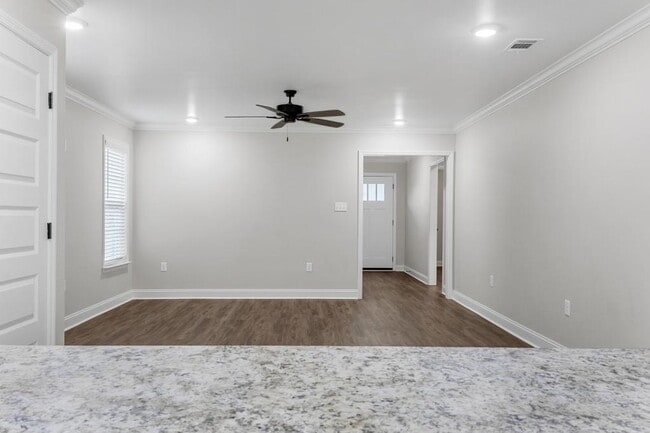 Building Photo - 1522 Woodard St