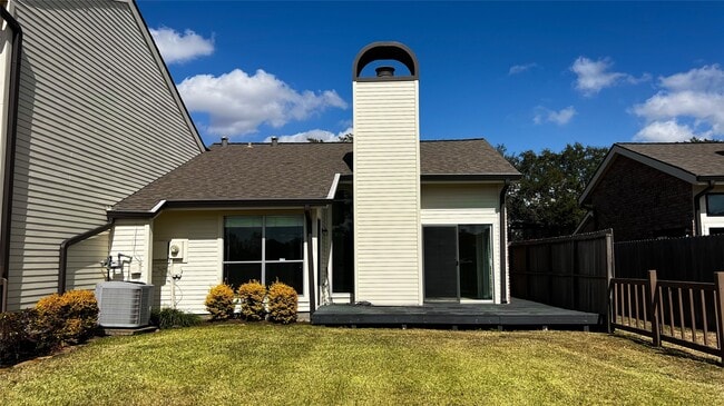 Building Photo - 16130 Seahorse Dr