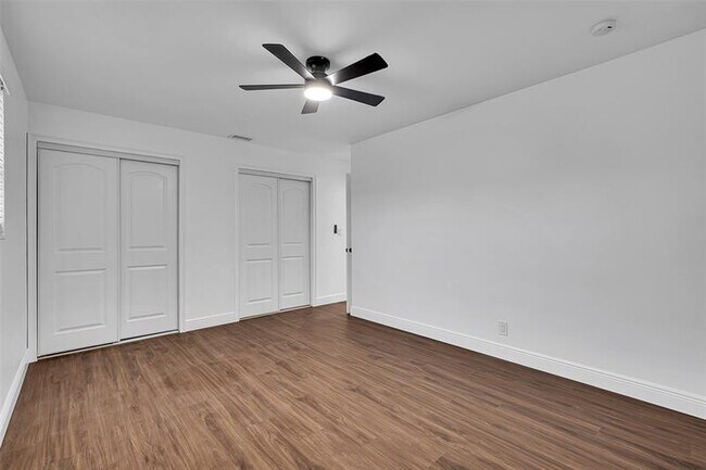 Building Photo - 420 SW 27th Terrace