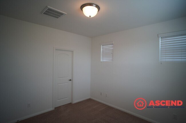 Building Photo - Beautiful 4-Bedroom Located In Highgate Community!