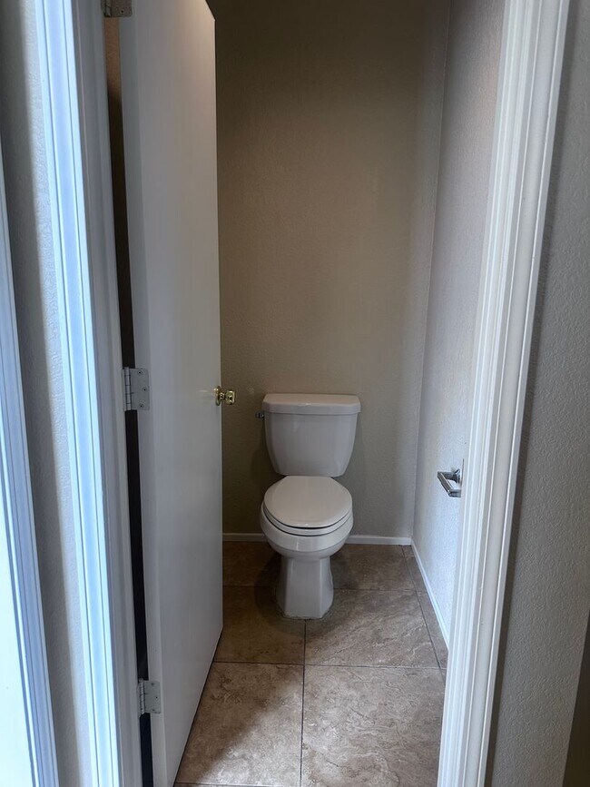 Building Photo - FABULOUS 4 BEDROOM MEDITERRANEAN RENTAL!