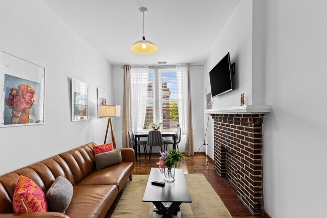 Building Photo - 854 N High St