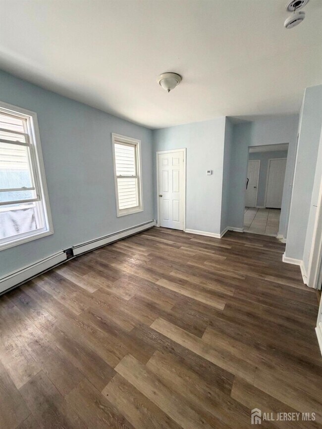 Building Photo - 1060 Bond St