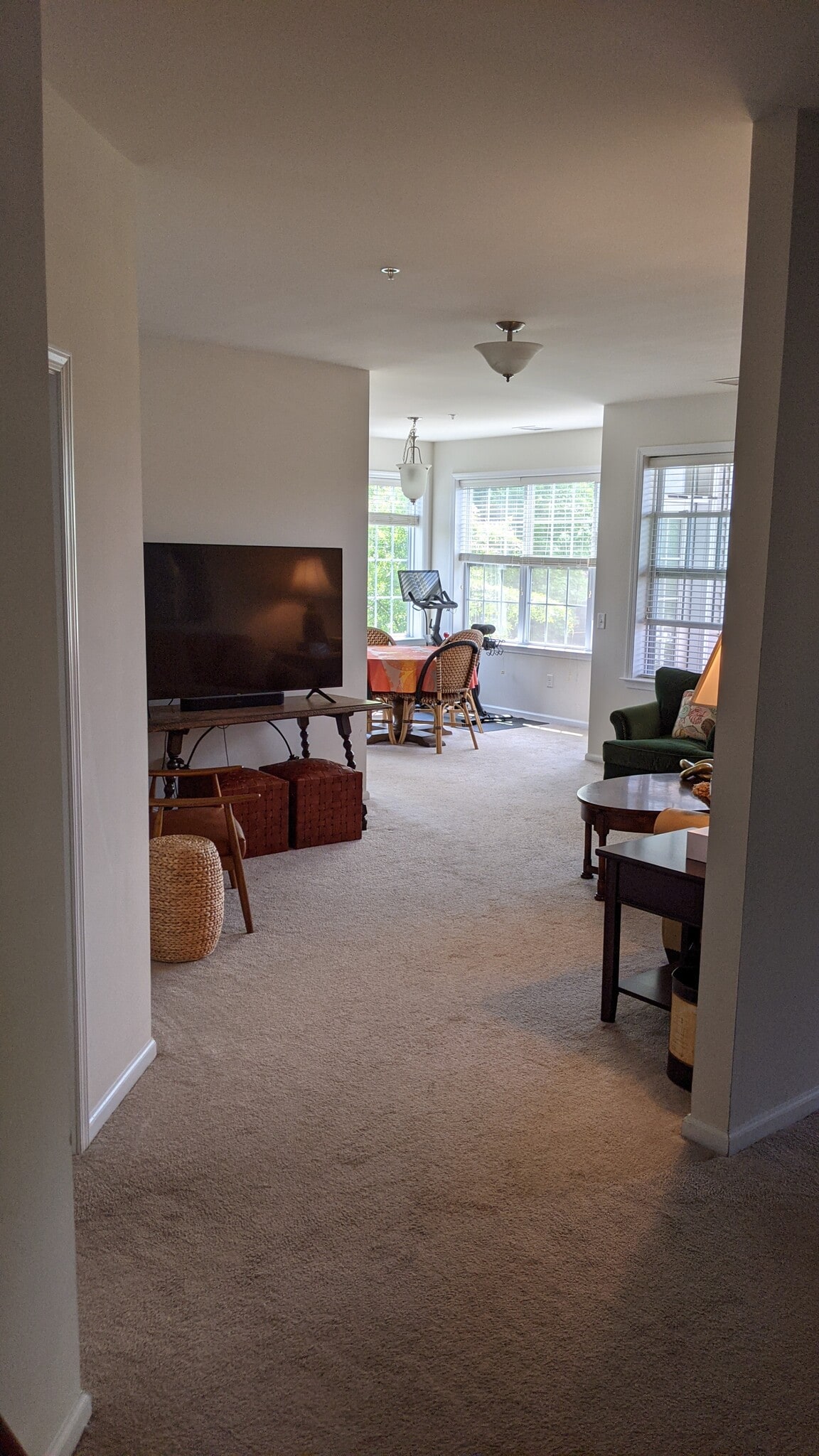 Building Photo - 627 Timberlake Dr