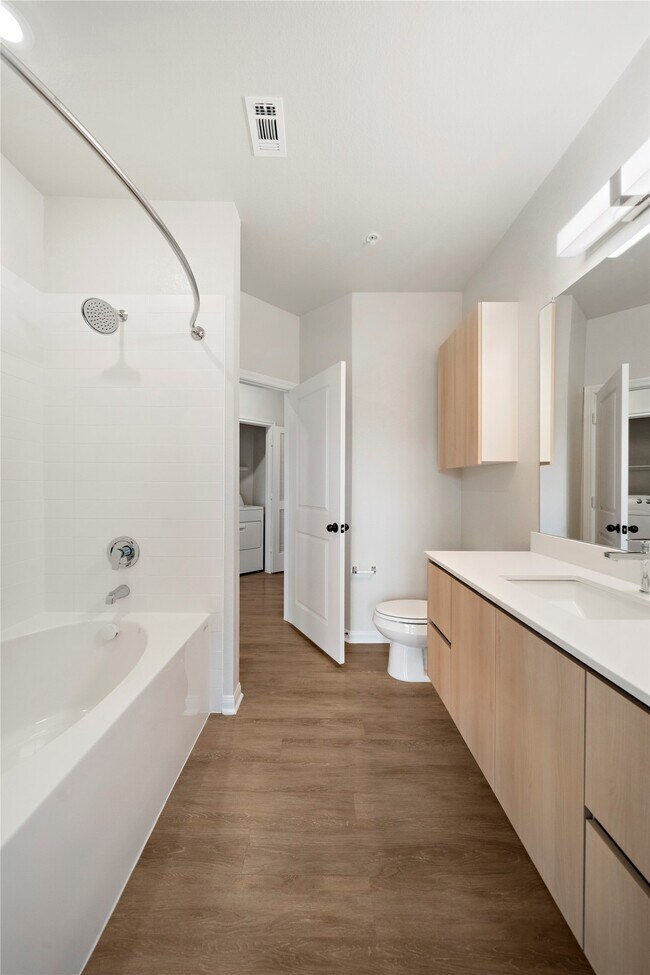 Building Photo - 17000 Bissonnet St