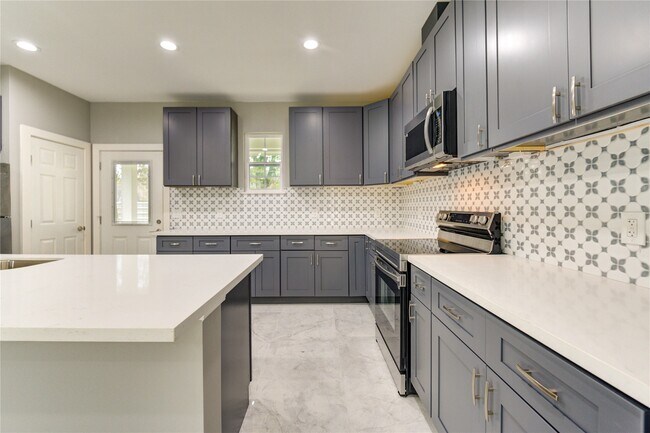 Building Photo - 1513 Sherl St