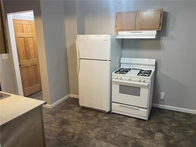 Building Photo - 66 Avis St