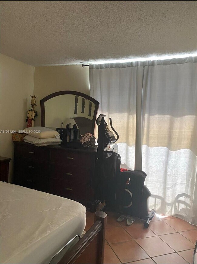 Building Photo - 1801 S Treasure Dr