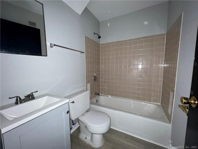 Building Photo - 85 Union Ave