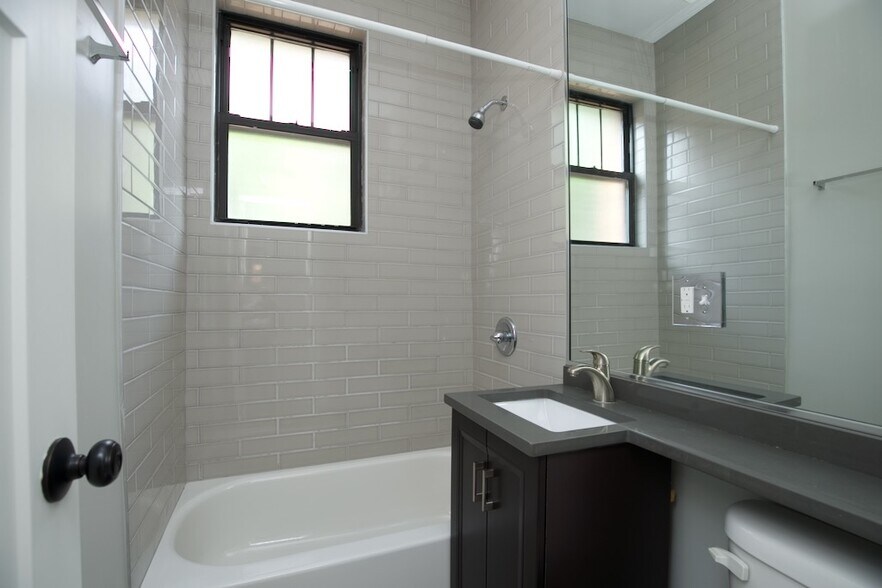Building Photo - 2919 N Mildred Ave