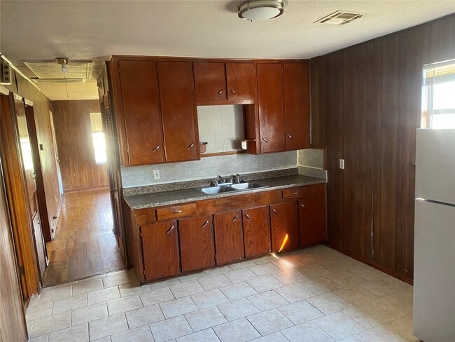 Building Photo - 4008 Elmwood St