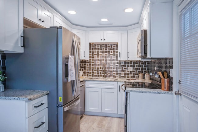 Building Photo - 237 N Bowlan St