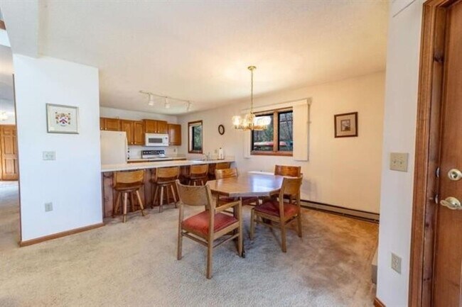 Building Photo - 15 Manor Estates Dr