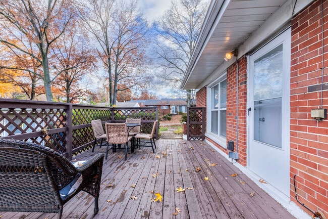 Building Photo - 7739 Peach Tree Ln