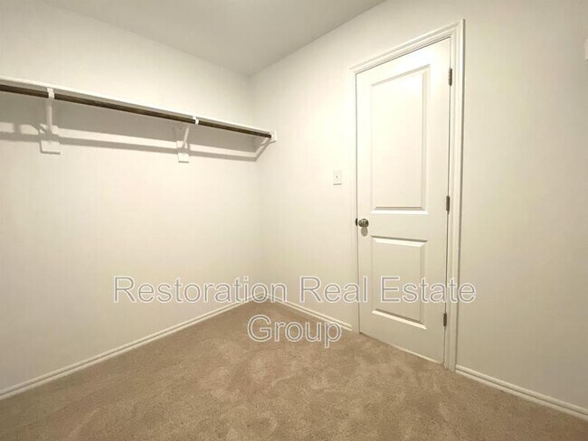 Building Photo - 10921 SW 22nd St