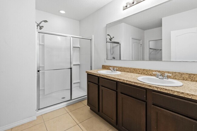 Building Photo - 2318 Sequoia Way