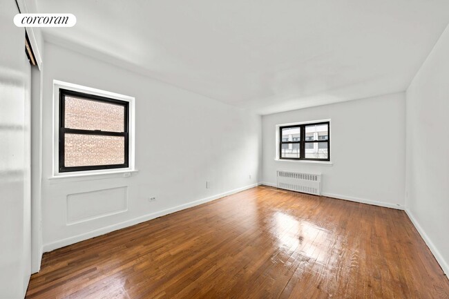 Building Photo - 2545 Sedgwick Ave