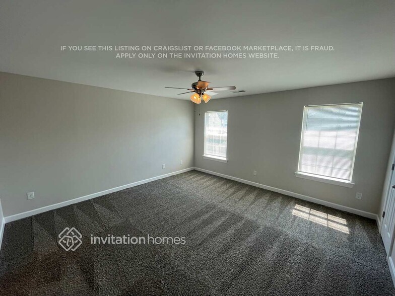 Building Photo - 527 Clearwater Dr