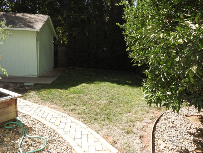 Building Photo - Beautiful home in Historic Folsom!