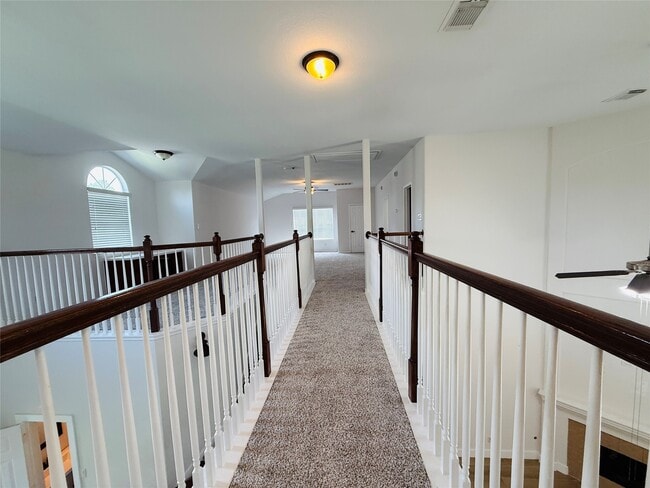 Building Photo - 518 Saffron Ct